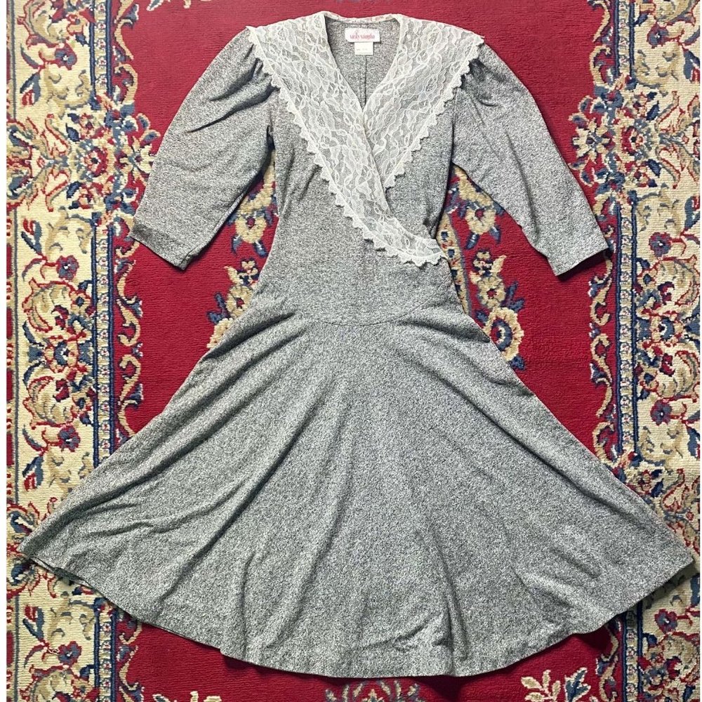 Vintage 1970s 80s Gray and White Lace Vicky Vaughn Polyester Cotton Blend Dress